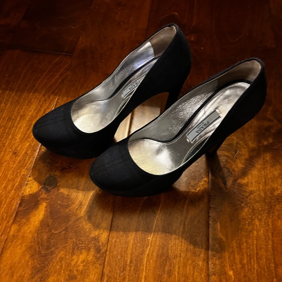 Prada Anthrocite Tartan Platform Heels. - Picture 3 of 10